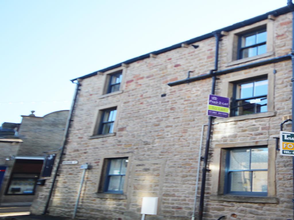 2 bedroom flat Let Agreed in Barnoldswick - IMG_0064.jpg